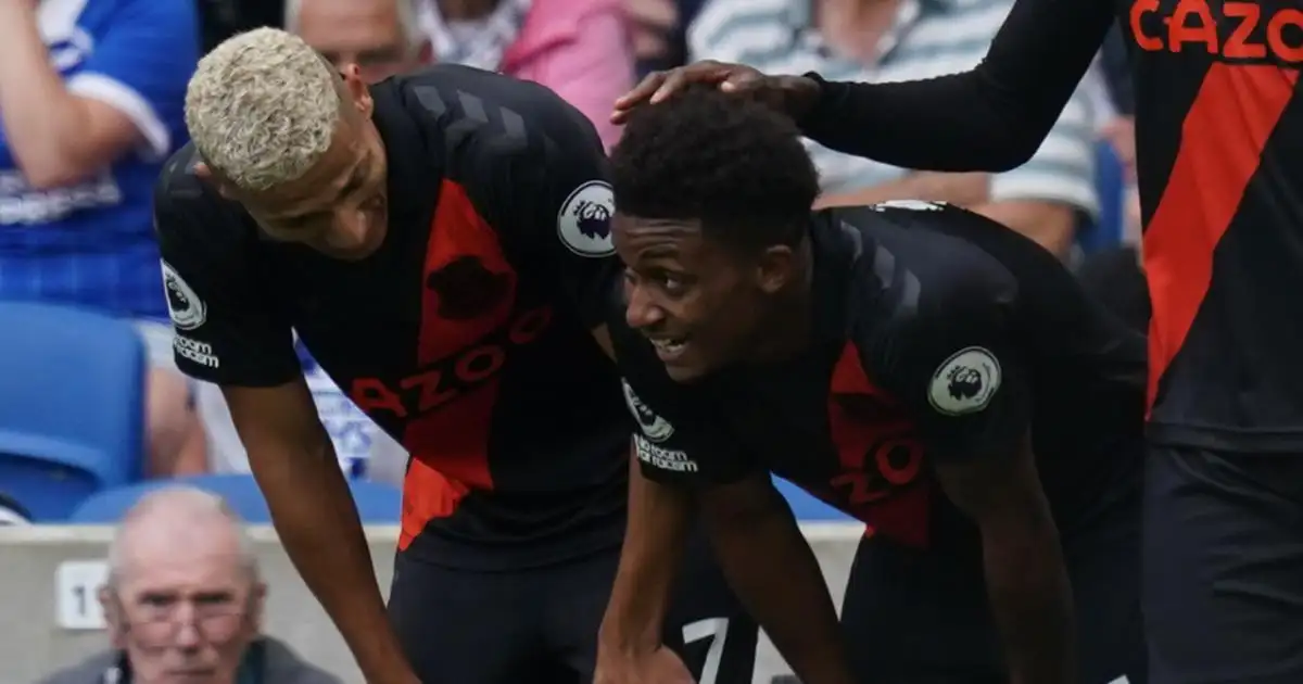 Warning shot fired at Everton star; Benitez shares view on his welcome