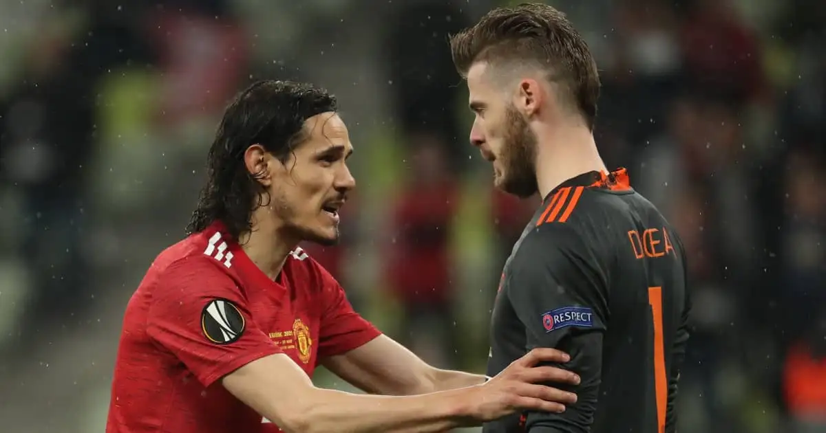 Edinson Cavani talks to Man Utd team-mate David de Gea 2021