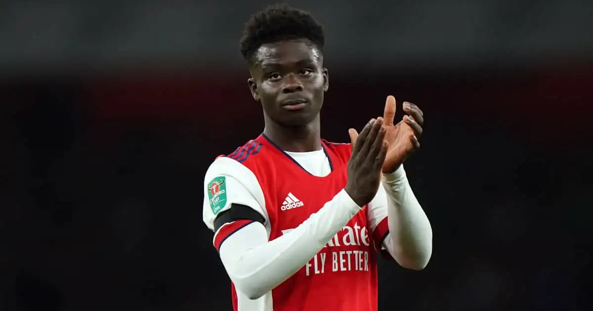 Arsenal star Bukayo Saka applauding the fans 2021