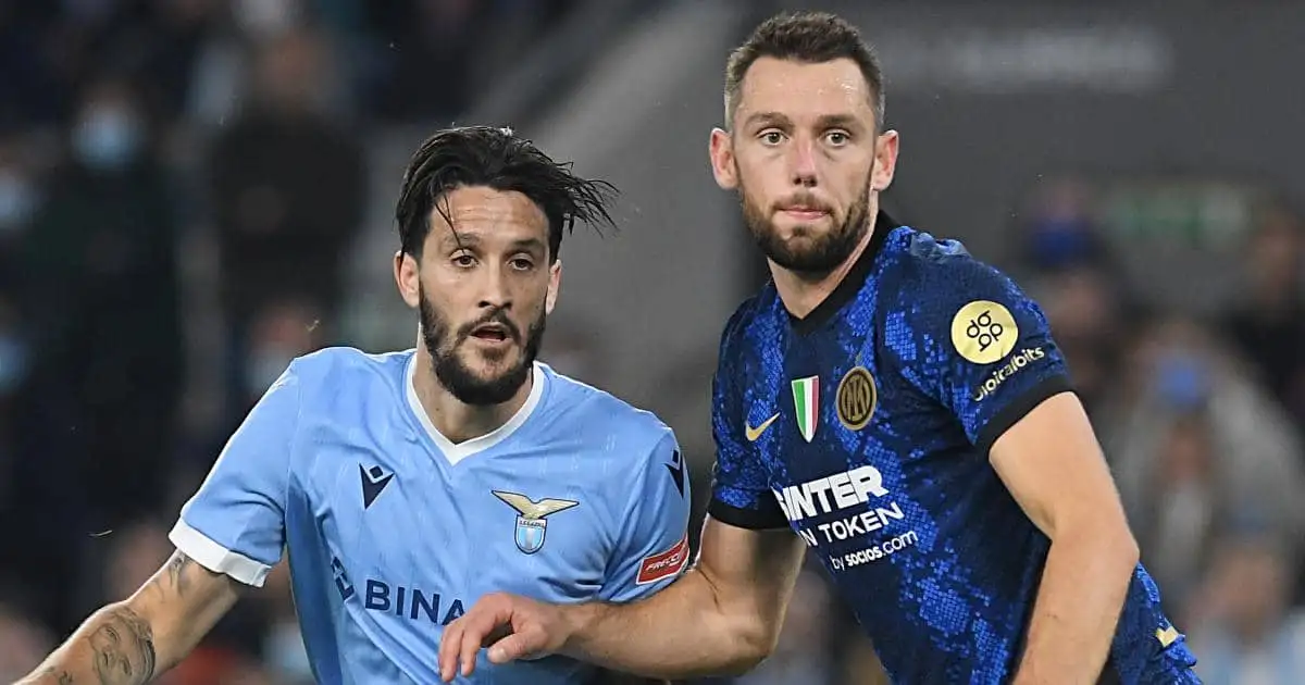 Luis Alberto being marked by Stefan De Vrij