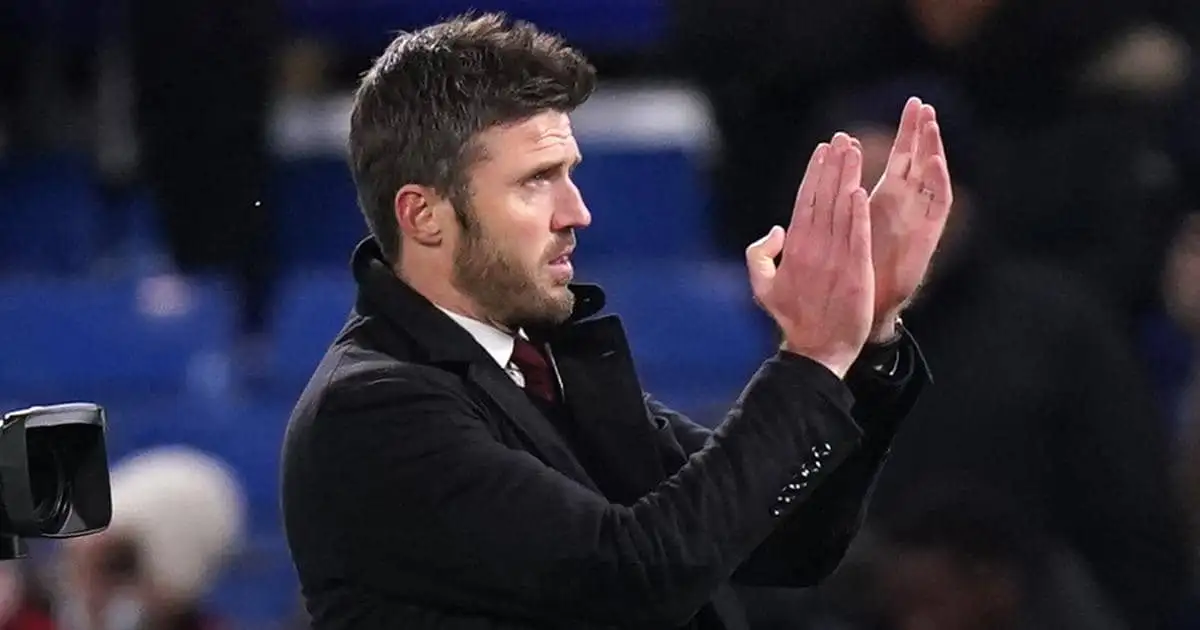 Michael Carrick clapping after a Man Utd game