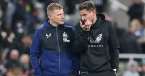 Eddie Howe chats to his Newcastle assistant manager Jason Tindall after defeat to Cambridge in the 2022 FA Cup third round