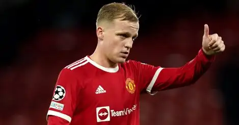 Former Man Utd man backs Van de Beek to show Solskjaer, Rangnick up amid glaring tactical failure