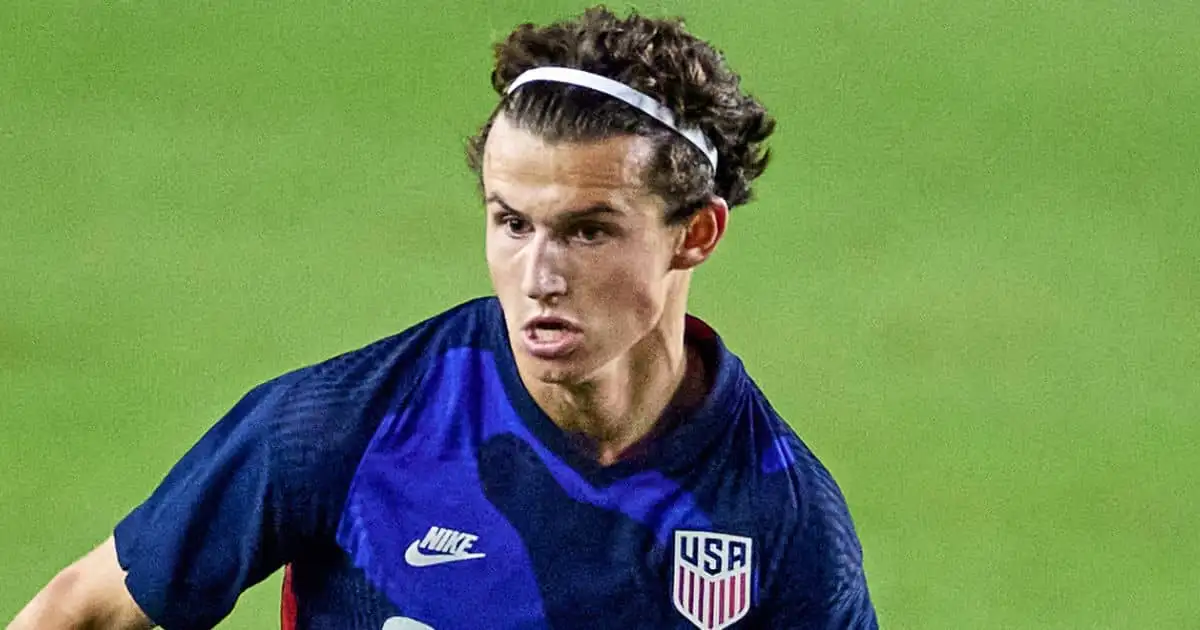 Brenden Aaronson sale ‘confirmed’ as transfer insider informs Leeds of final Salzburg asking price