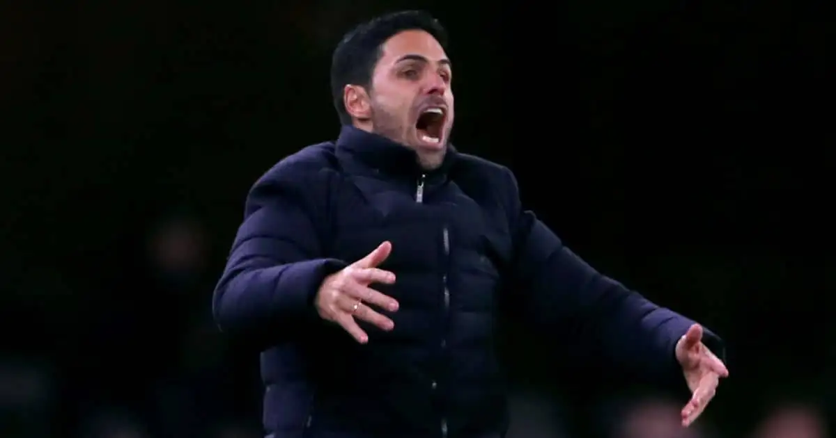 Mikel Arteta shouting during an Arsenal match