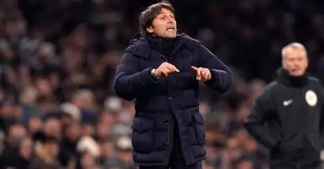 Conte begins team talk for Man Utd clash with strong message for Tottenham players after Everton rout