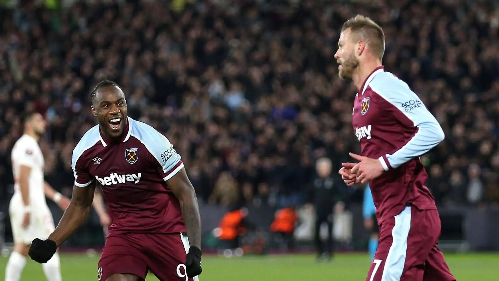 West Ham seal memorable win as Yarmolenko sinks Sevilla in extra time to continue European journey