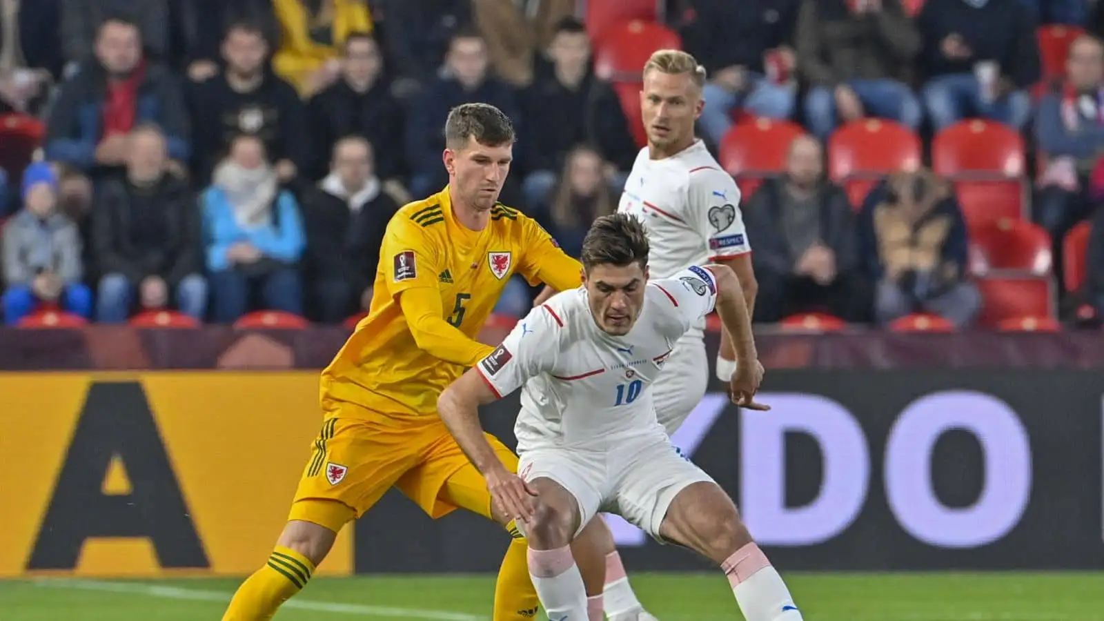 Edu told to get plan of action ready as club chief reveals Arsenal chances of deadly striker deal