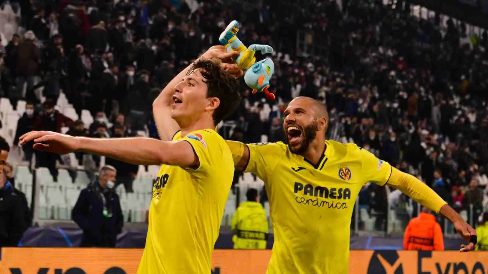 Pau Torres and Etienne Capoue celebrate for Villarreal