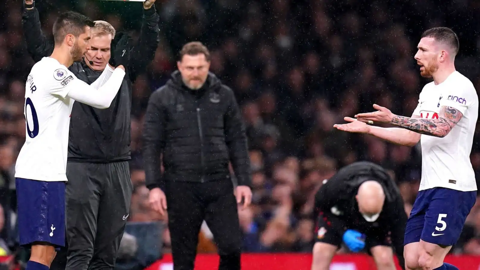 Pundit claims outstanding partnership forcing summer exit for Tottenham stalwart