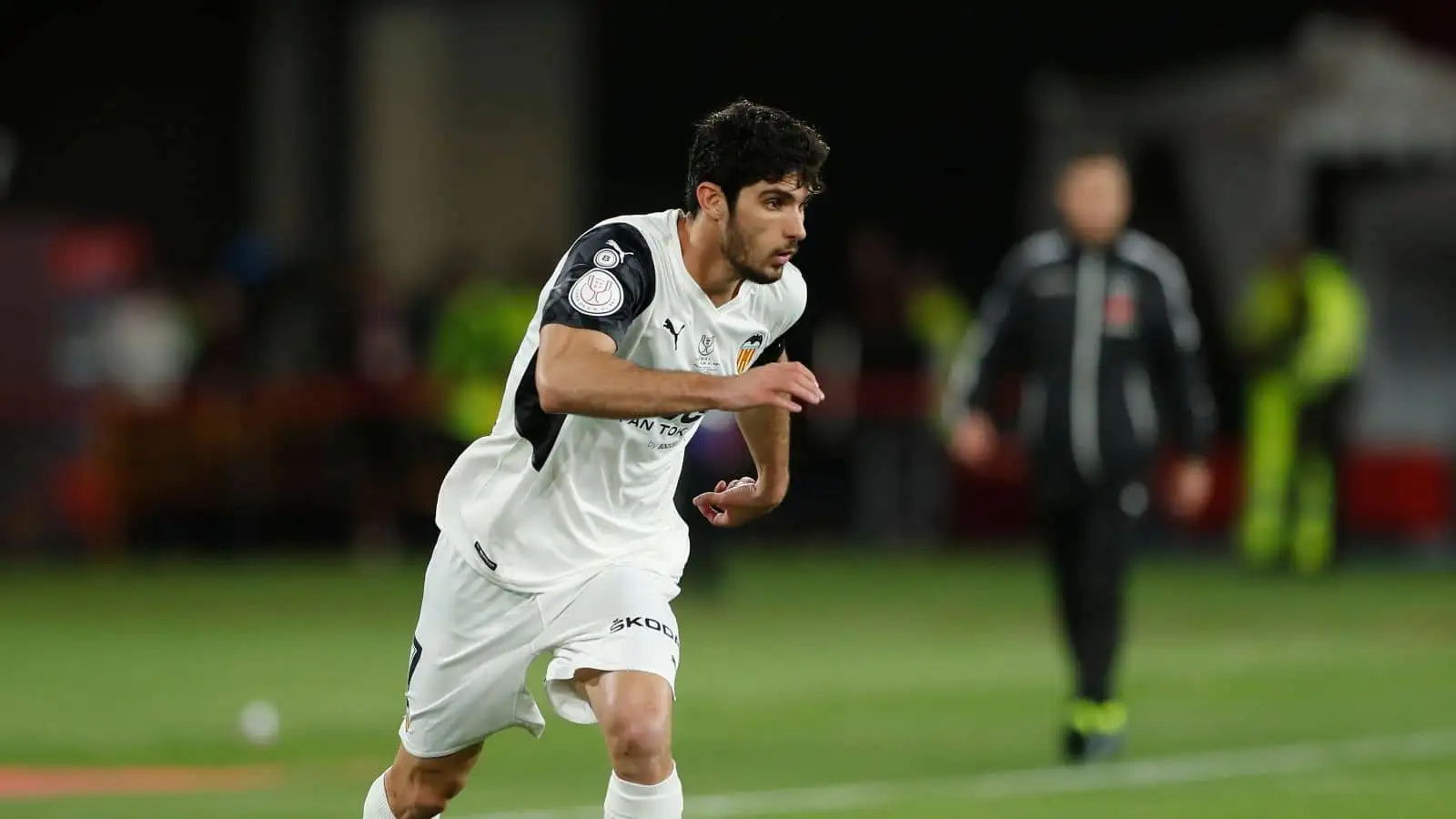 Wolves transfer news: Goncalo Guedes due for medical on Monday after ‘total agreement’ for winger signing