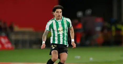 Hector Bellerin tipped to depart Arsenal with loan club happy to see him again