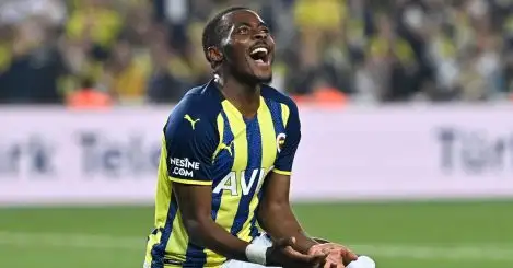 Bright Osayi-Samuel during a Fenerbahce game