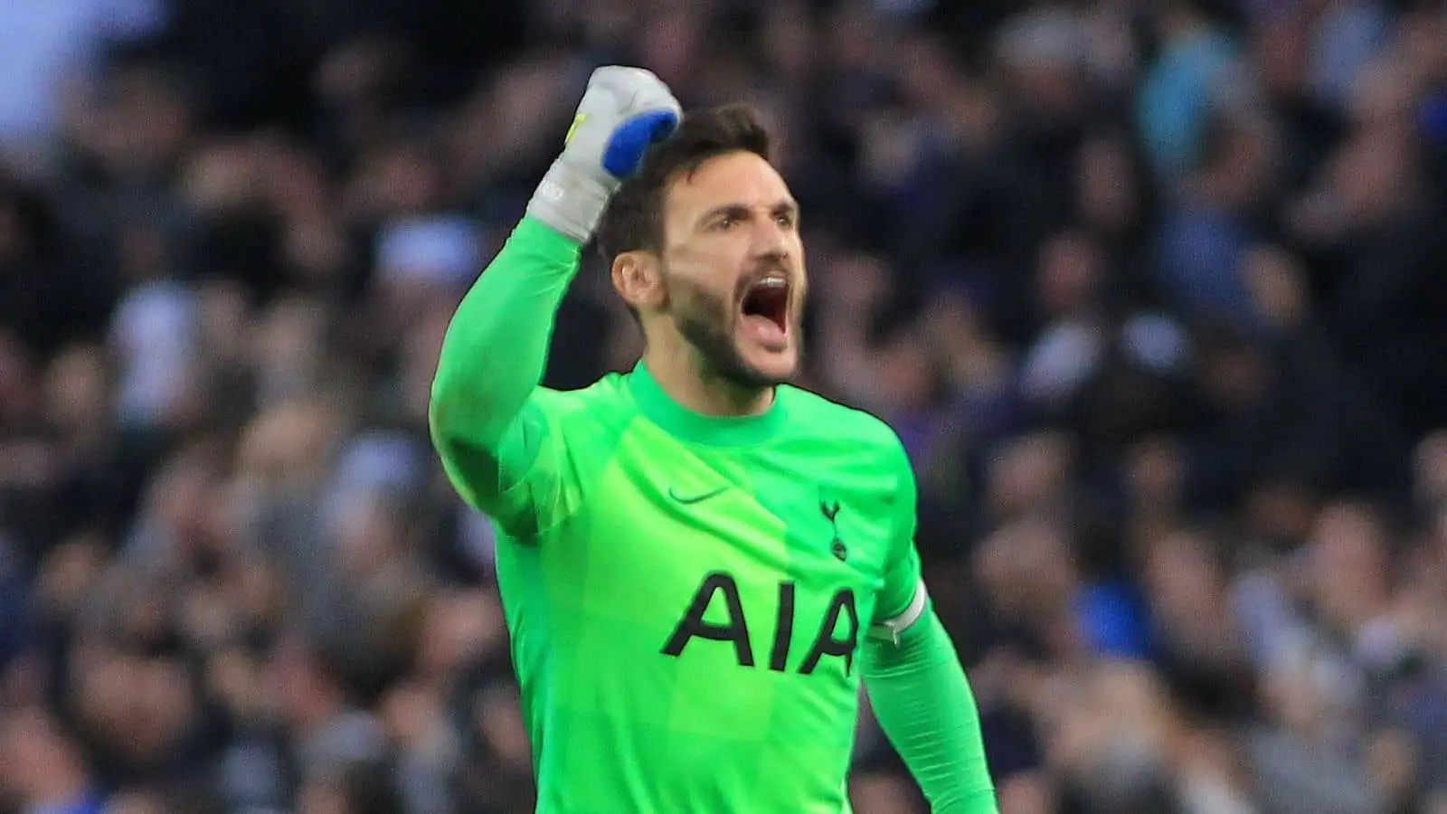 Llega fut capitán! Y con ello el primer confirmado @lloris.spurs1