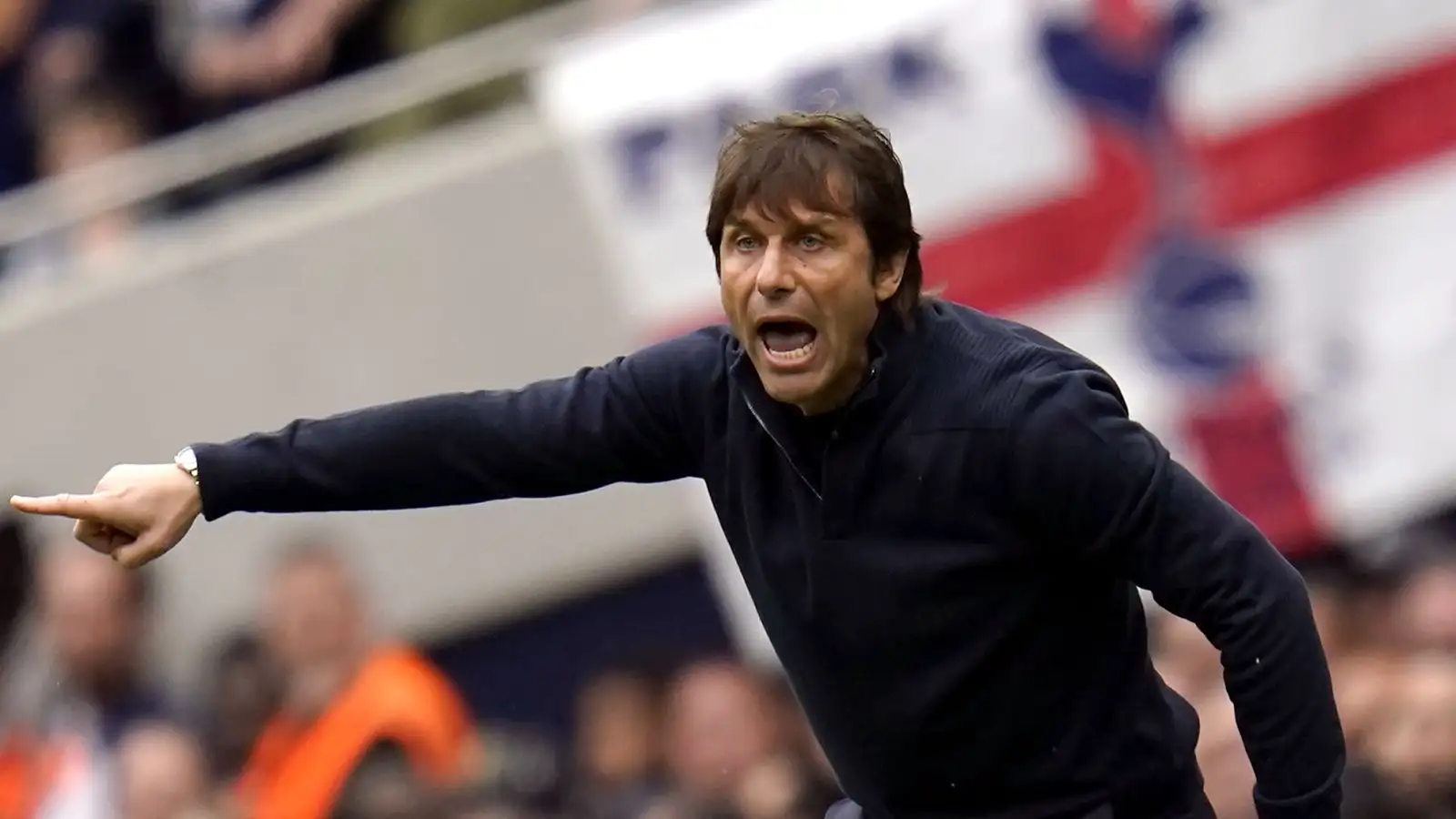 Antonio Conte, Tottenham, giving orders, Burnley