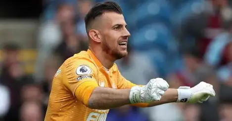 Man Utd secure ‘agreement in principle’ for new backup goalkeeper, as Fabrizio Romano confirms deal is close