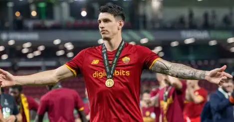 Newcastle hold talks with Roma over Roger Ibanez, cut-price deal could be on the cards