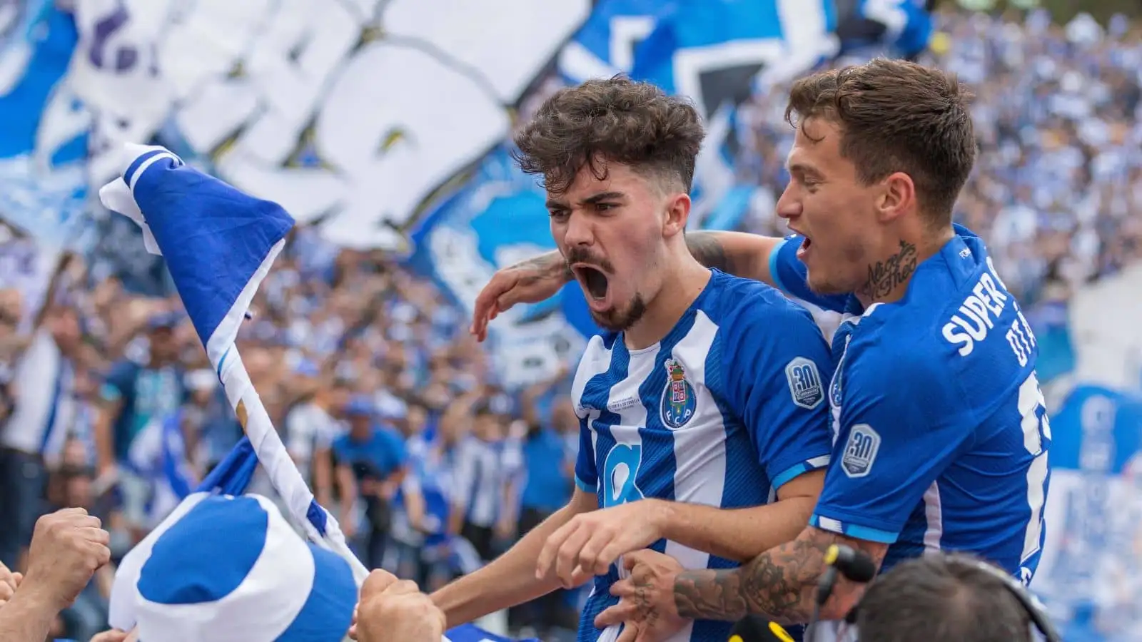 Transfer Gossip: Man Utd see opening midfielder bid fail – but hope remains as president names price; Kalvin Phillips delivers worst news to Leeds