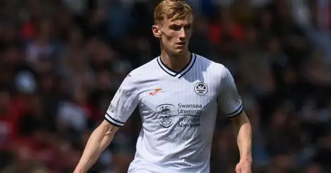 Flynn Downes explains ‘surreal feeling’ after completing West Ham move, as Moyes makes Bowen comparison