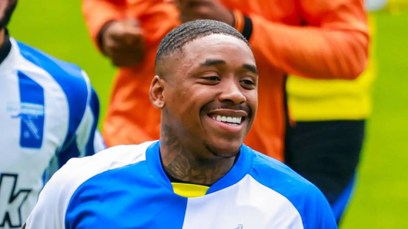 Steven Bergwijn smiling while in training with the Netherlands