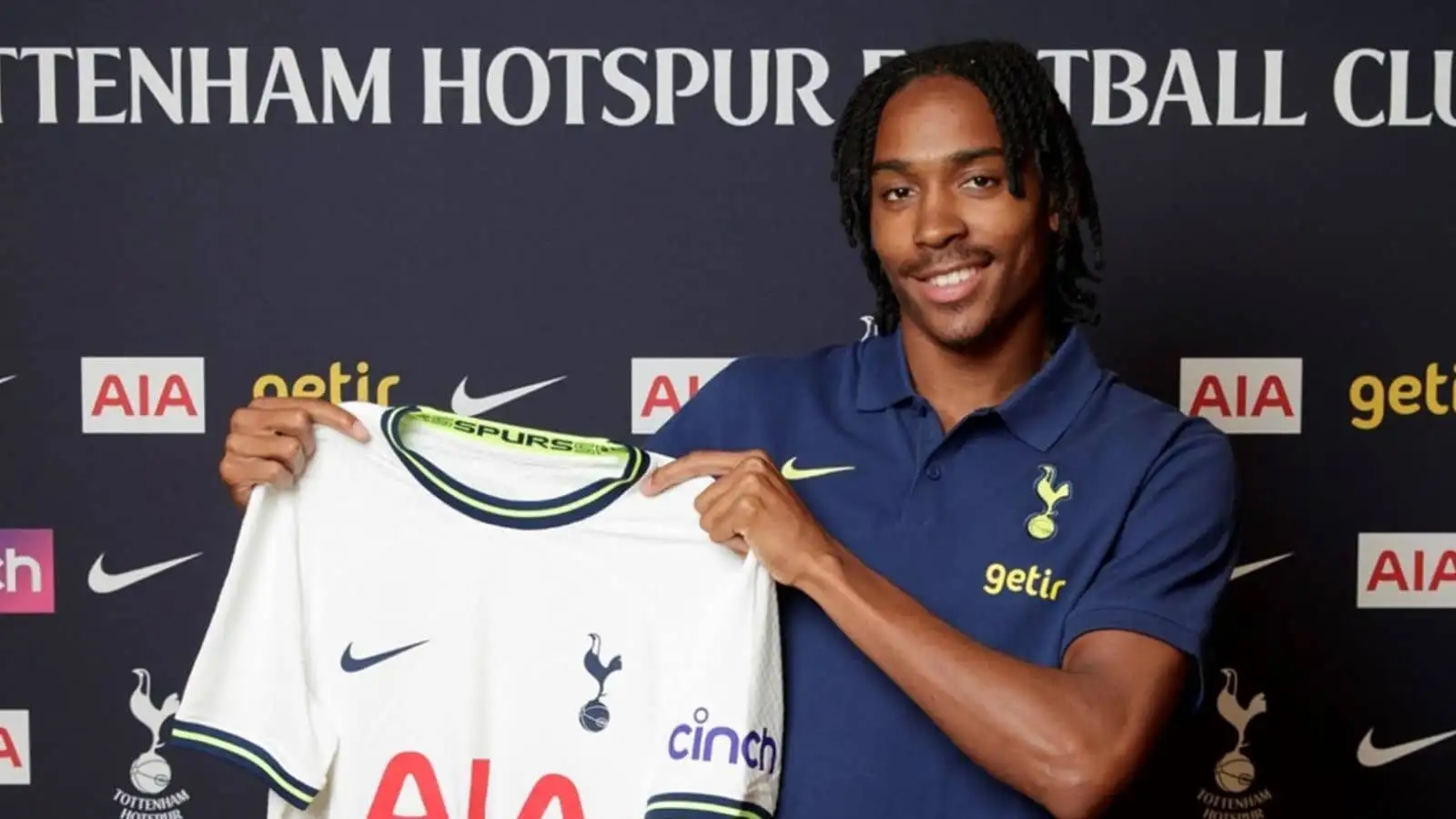 Djed Spence signs for Spurs - pic via TottenhamHotspur.com