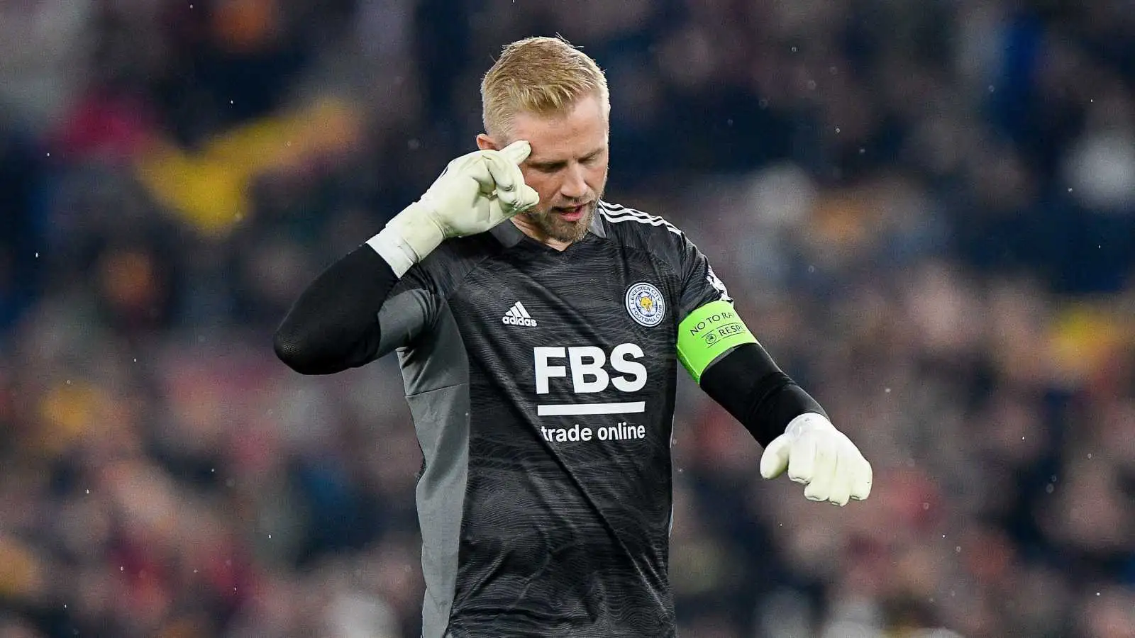 Kasper Schmeichel exit held up, with Leicester City ‘struggling’ for successor and refusing free transfer