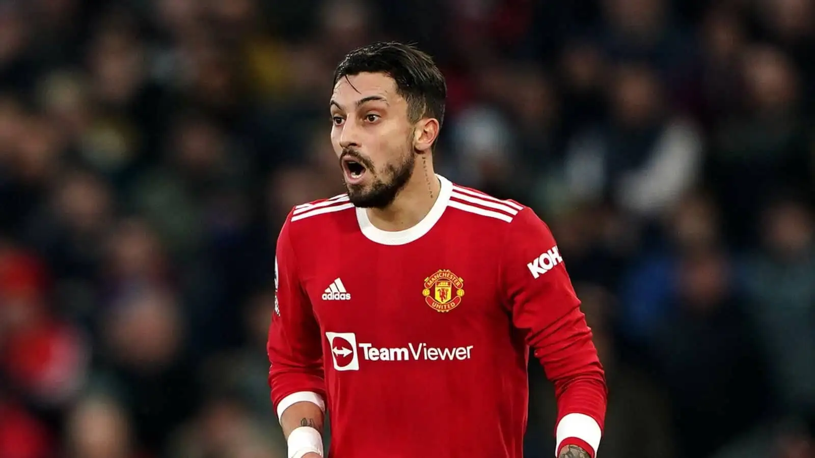 Alex Telles: Man Utd defender ‘accepts’ move as transfer agreement with European club nears