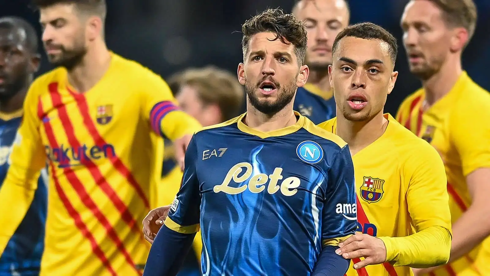 Dries Mertens of SSC Napoli, Sergino Dest of FC Barcelona during the UEFA Europa League match between SSC Napoli and FC Barcelona