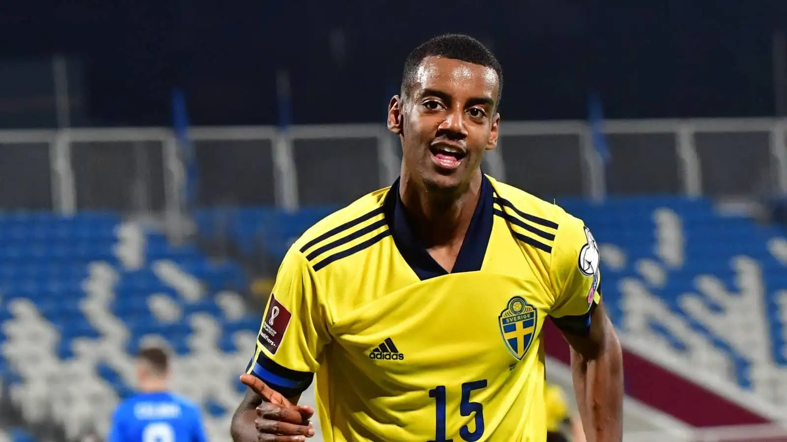 Alexander Isak to Newcastle back on as report reveals plan to drive down Real Sociedad price