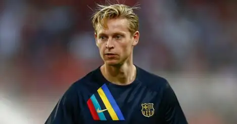 Frenkie de Jong delivers new Man Utd transfer response after admitting something has changed at Barcelona
