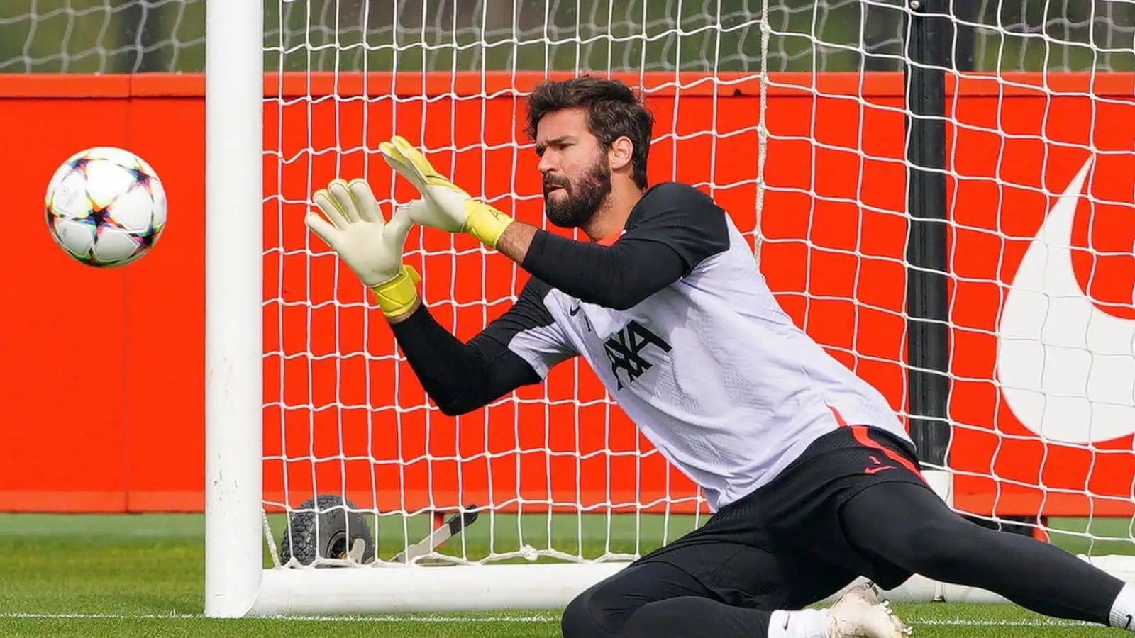 Alisson Becker, Liverpool FC: Goalkeeper Training