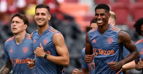 Fabrizio Romano: Man Utd trigger four key player contract extensions but leave one crucial player waiting