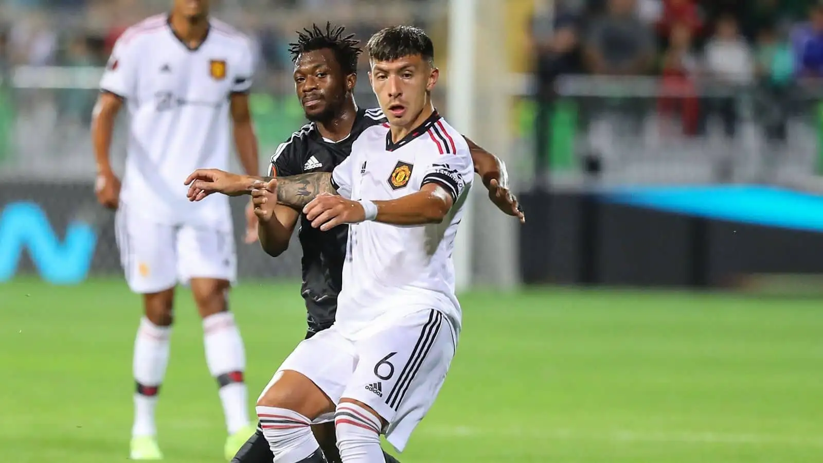 Comparing Lisandro Martinez's stats to Man Utd's current centre-backs