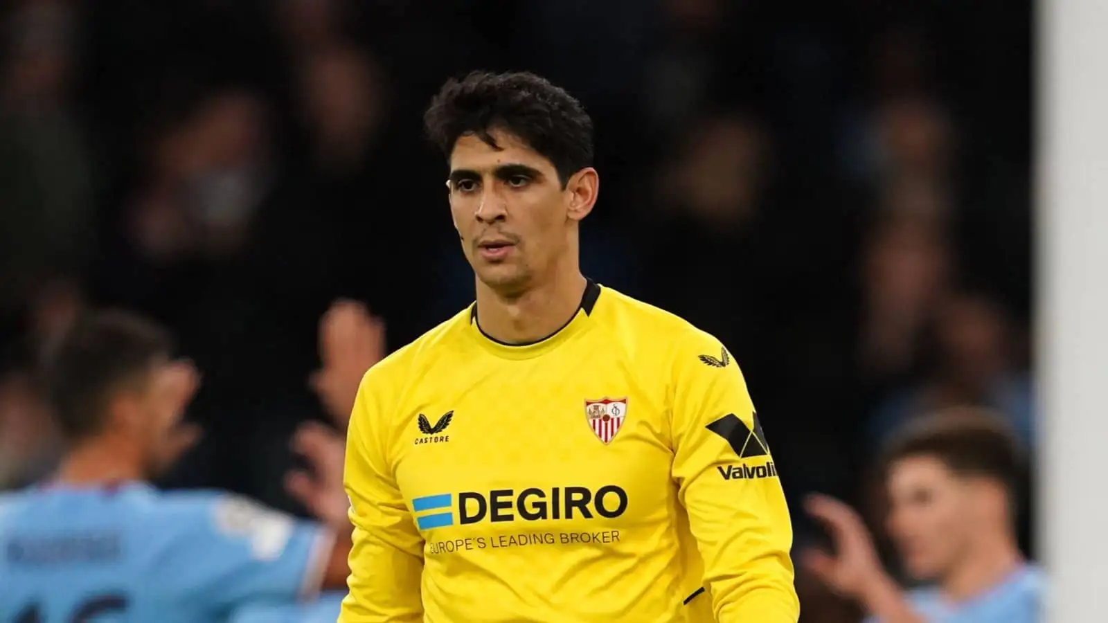 Aston Villa stalwart in danger of being cut loose as Emery sets sights on dependable La Liga star