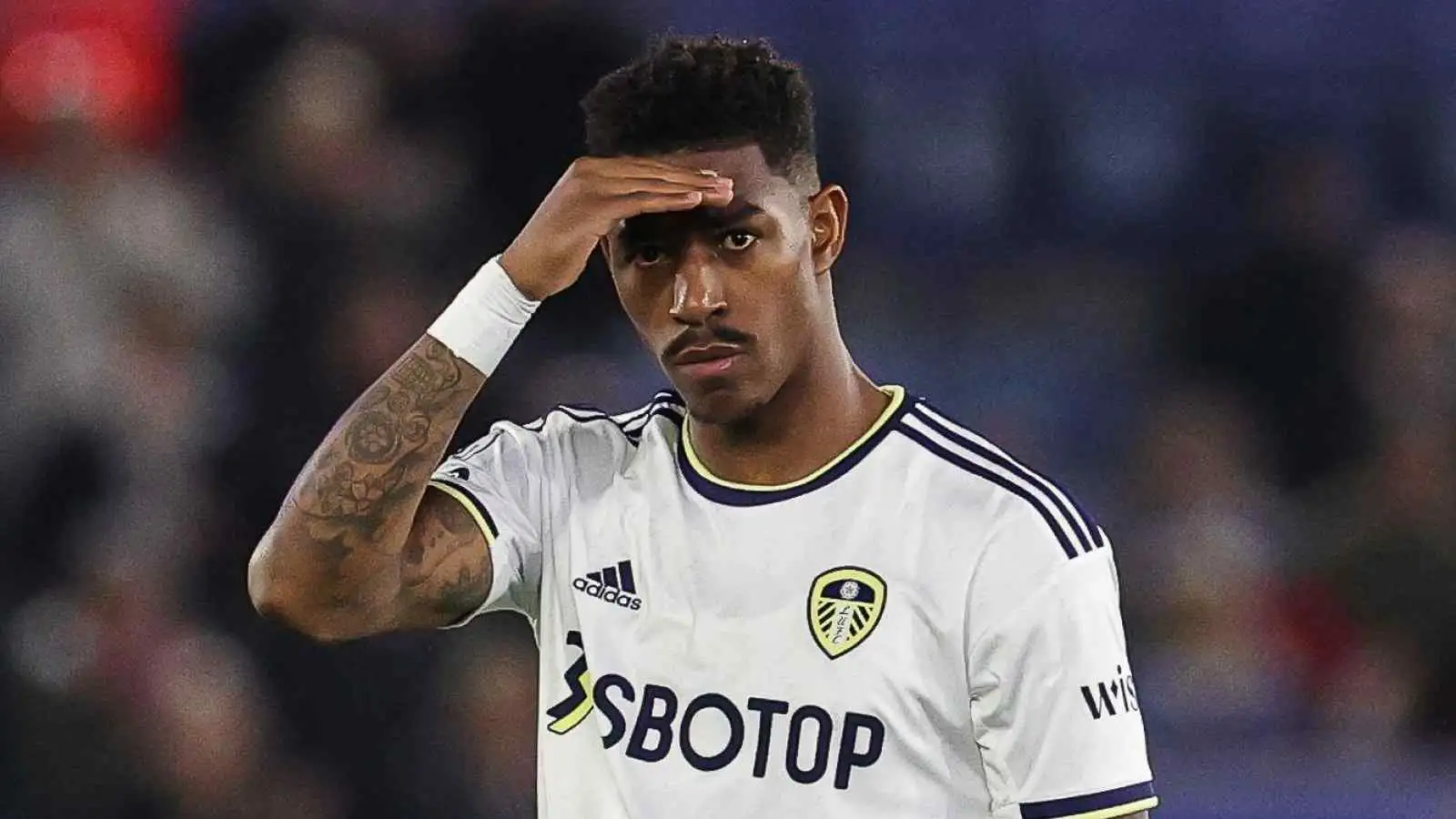 Junior Firpo pushing for return to former club with double defensive departure on for Leeds