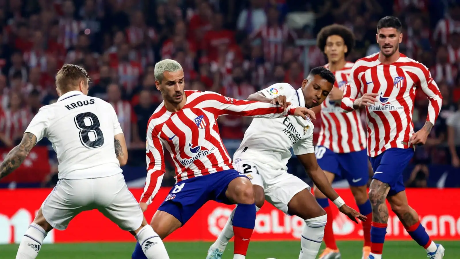 Real Madrid: Manchester United legend surprised by Casemiro