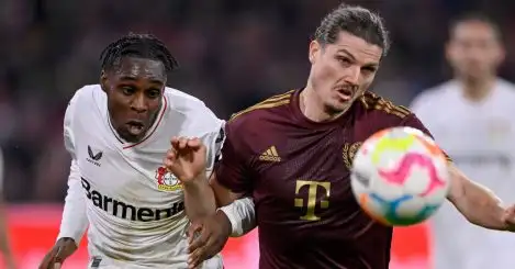 Man Utd swerve £16m signing as Fabrizio Romano declares ‘here we go’ for alternative midfield move