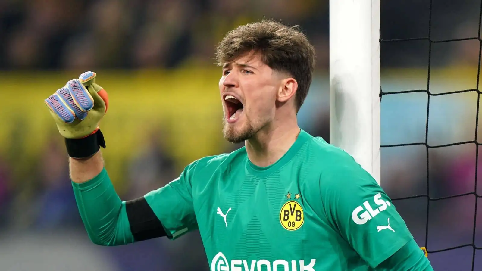 Man Utd set sights on new goalkeeper target as Ten Hag fears grow over costly David De Gea transfer sting