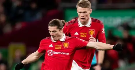 Man Utd midfielder aiming to avoid summer exit as source reveals he ‘feels at home’ at Old Trafford