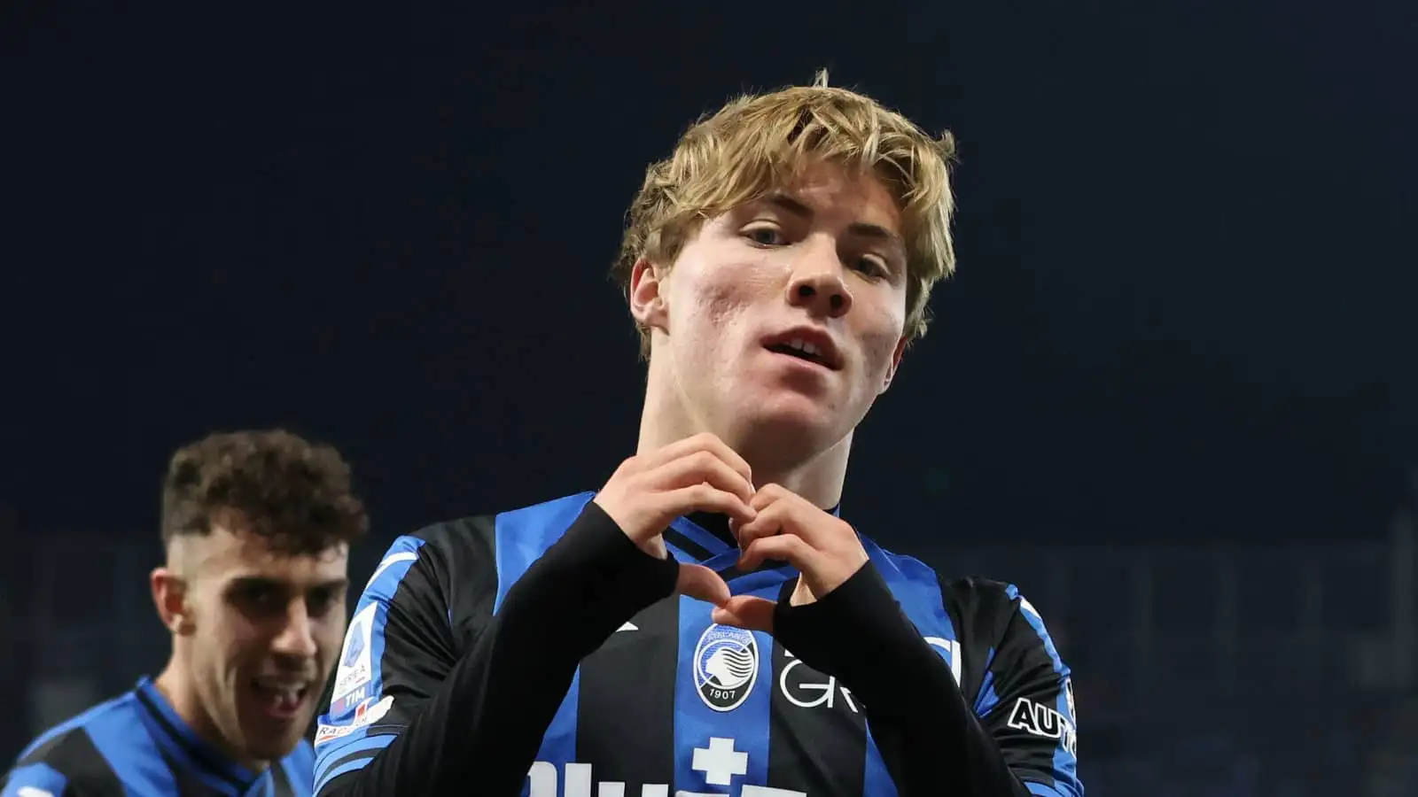 Electric international forward destined for Man Utd as Prem star believes he ‘is a United player’