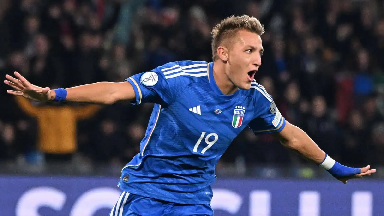 West Ham tipped to replace £35m flop with striker who put Man Utd and Man City stars to the sword