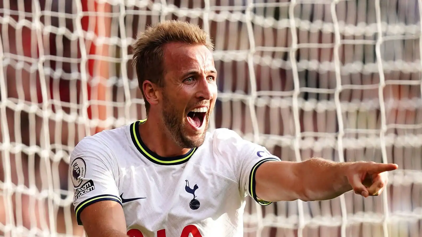 Harry Kane in an Arsenal shirt again! A new picture emerges of