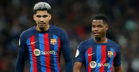Barcelona star’s agent attempting to force Wolves move which would send £26m star other way