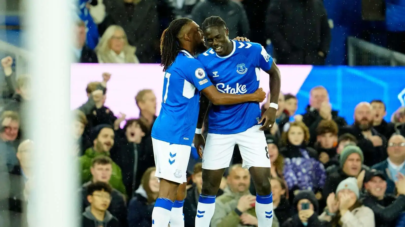 Alex-Iwobi-Amadou-Onana-Everton