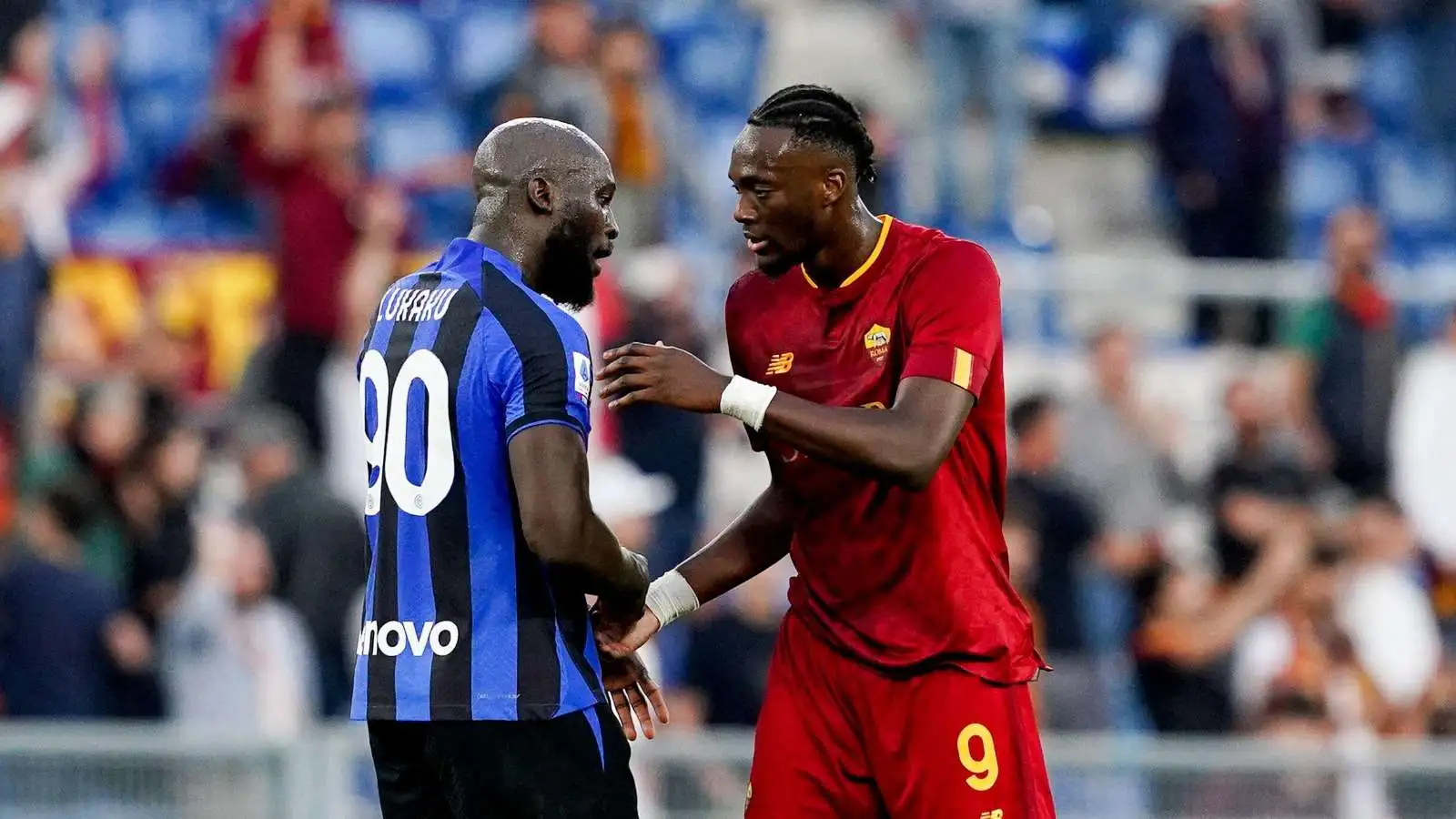 Romelu Lukaku (Inter) and Tammy Abraham (Roma) shake hands