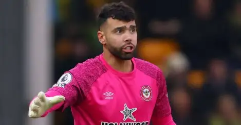 Man Utd transfers: Ruthless Ten Hag ‘agrees deal’ for new £44m goalkeeper with second arrival from Juventus now top priority