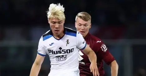 Man Utd get green light to pursue promising striker as Fabrizio Romano details initial talks