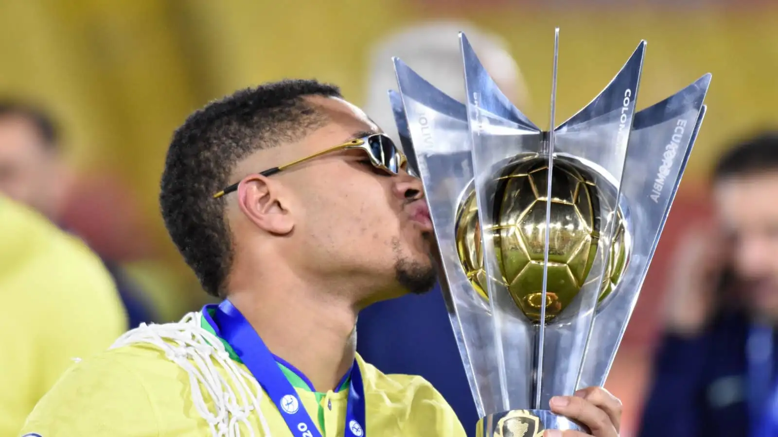 Man Utd, Tottenham both beaten as stunning striker transfer gets ‘here we go’ confirmation