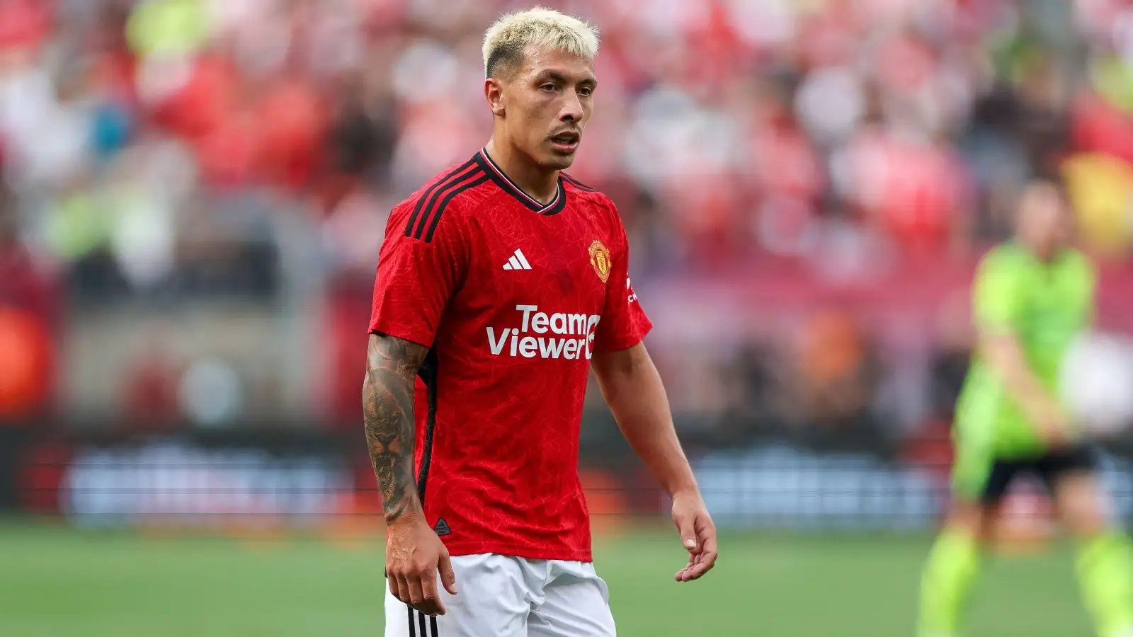 Lisandro Martinez’s filthy nutmeg will leave Man Utd fans begging to have his babies