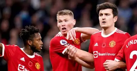 Divisive Man Utd partnership to be rekindled if late transfer goes through for unfancied midfielder